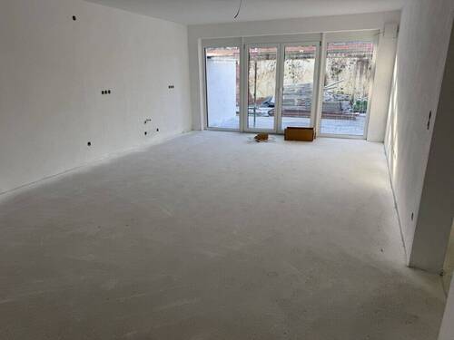 Wohnzimmer - 4 Zimmer Etagenwohnung in Feucht