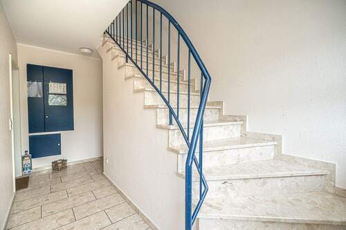 Treppenhaus - Mehrfamilienhaus, Wohnhaus mit 327,60 m&sup2; in Bad Zwischenahn zum Kaufen