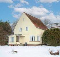 Liebhaberhaus mit skandinavischem Charme in Garz auf Rügen - Sanierung oder Neubau auf großem GS - Garz/Rügen