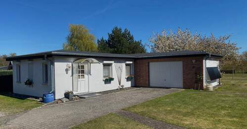 Ferienbungalow - Winkelbungalow mit Garage im Ostseebad Karlshagen