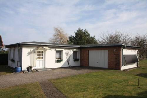 Ferienhaus mit Garage - 3 Zimmer Bungalow in Karlshagen