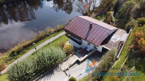Drohnenansicht 2 - 6 Zimmer Einfamilienhaus in Regen