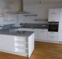 Hochwertig ausgestattete 2 Zimmer-Wohnung mit moderner Einbauküche, Parkettboden, sehr schönem Balkon, Duschbad, Aufzug + TG-Stellplatz - Oberasbach Hochwertig ausgestattete 2 Zimmer-Wohnung mit moderner Einbauküche, Parkettboden, sehr schönem Balkon, Duschbad, Aufzug + TG-Stellplatz - Oberasbach