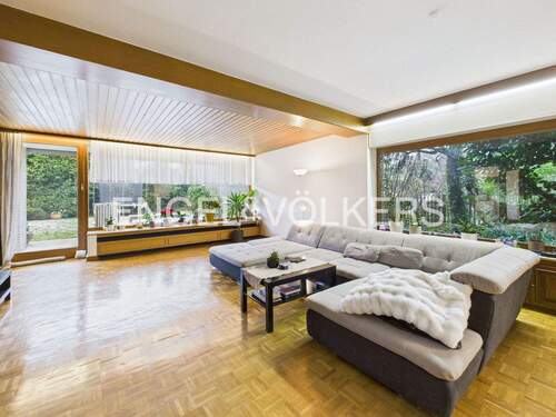 Wohnzimmer mit Blick in den Garten - 4 Zimmer Einfamilienhaus in Krefeld