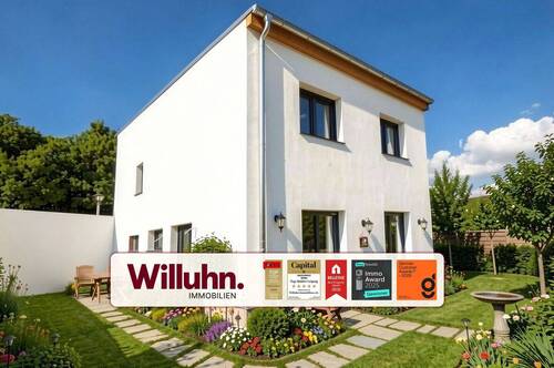 Musterhaus, Garten KI-annimiert - Stadthaus in Traumlage, KFW 55 EE, Dachboden, Südausrichtung