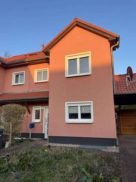Hausansicht von vorn - 5 Zimmer Doppelhaushälfte zum Kaufen in Mühlenbecker Land