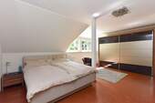 Hauptschlafzimmer mit Bad en Suite & Ankleide - 