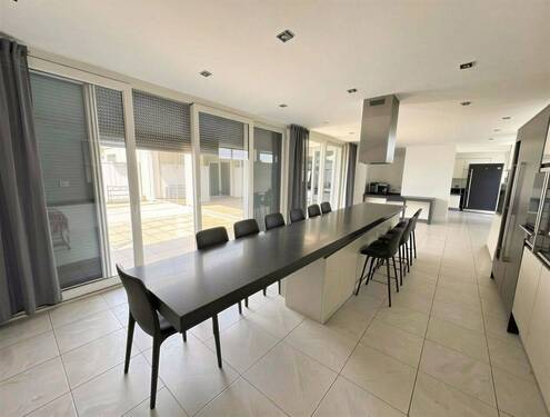 Küche nach Renovierung - (KI generiert) - Bungalow mit 207,60 m&sup2; in München zum Kaufen