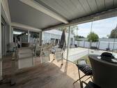 Wintergarten mit Zugang Pool - 