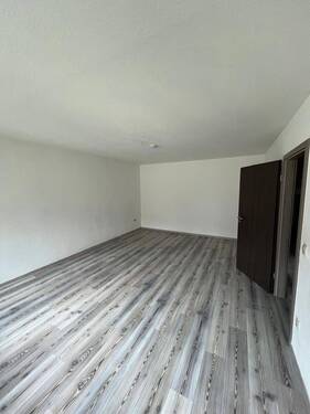 Wohnzimmer - 2 -Zimmer-Wohnung in zentraler Lage zu vermieten