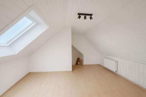 Zimmer Dachgeschoss / Aufgang - 