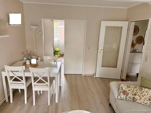 Am Lister Tief 92 1.OG rechts.jpg - 3 Zimmer Etagenwohnung in Bremerhaven