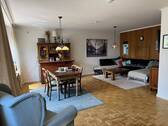 Wohn- und Esszimmer (3).JPG - 