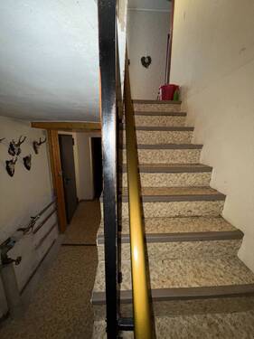 Treppen zum Kellergeschoss - 