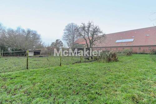 Rückansicht mit Gehege - 