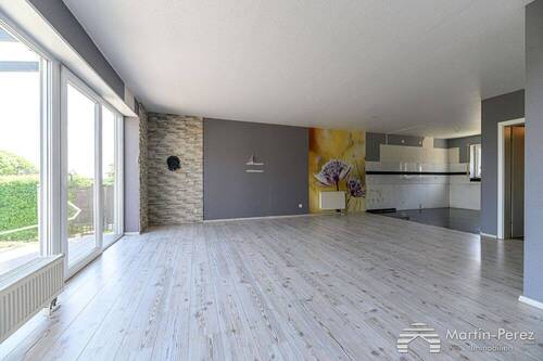 Wohn-/Esszimmer - 