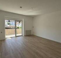 Eigener Garten! Wunderschöne, lichtdurchflutete 2-Zimmer-Wohnung mit Garten, Balkon und Stellplatz - Backnang