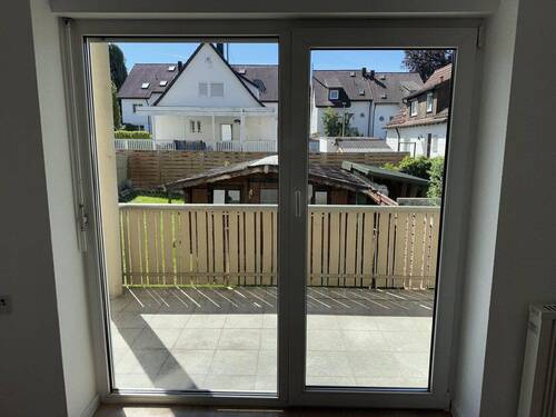 Blick in den eigenen Garten - 2 Zimmer Etagenwohnung zur Miete in Backnang