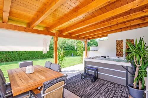  Einfamilienhaus Terrasse _ Pool - Mehrfamilienhaus, Wohnhaus mit 279,00 m² in Niederwinkling zum Kaufen