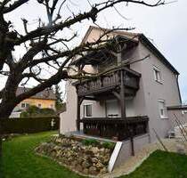 Saniertes 1-2 Familienhaus mit 2-Zi.-EG-Whg und 4-Zi.-Maisonette-Whg. mit Garten in Burgweinting - Regensburg Burgweinting-Harting