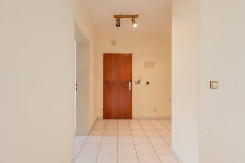 Flur und Wohnungseingang - 