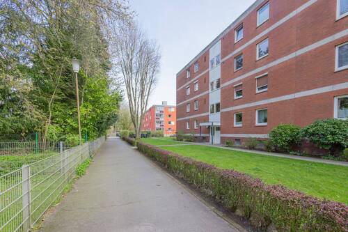Ansicht Haus - 4 Zimmer Etagenwohnung zum Kaufen in Büdelsdorf