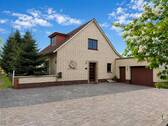 Großzügige Auffahrt mit Garage, Stellplätzen und Carport-Vorrichtung - 4 Zimmer Einfamilienhaus zum Kaufen in Butjadingen