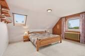 Zimmer im Dachgeschoss mit 17,2 m² - 