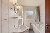 Badezimmer im Dachgeschoss - 