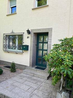 Haustür - Reihenendhaus mit 100,00 m&sup2; in Saarbrücken / Malstatt zum Kaufen