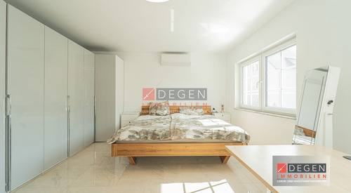 OG - Elternschlafzimmer mit Klimaanlage - 