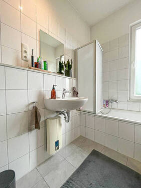 Beispielhafte Whg. - Badezimmer - 