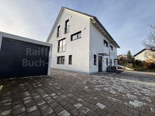 Hausansicht Nord-Ost DHH 2.JPG - 6 Zimmer Doppelhaushälfte zur Miete in Eching