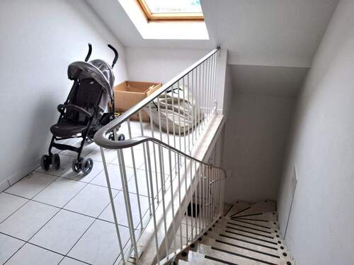 Treppenhaus - 4 Zimmer Etagenwohnung in Rastede