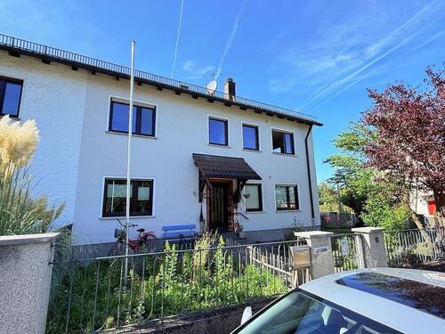 HERZLICH WILLKOMMEN - Sonnig gelegene & top gepflegte Doppelhaushälfte in Rückersdorf