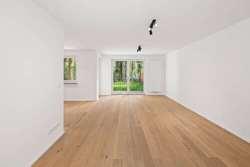 Wohnzimmer - 4 Zimmer Etagenwohnung zum Kaufen in Nürnberg