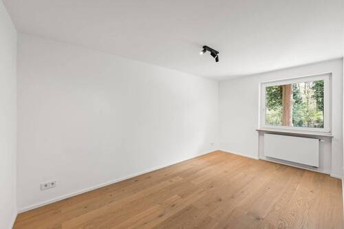 Kinderzimmer/Büro - 