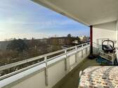 Balkon mit Südausrichtung - 3 Zimmer Etagenwohnung in Erlangen