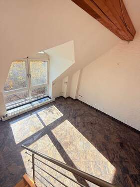 BLICK INS WOHNZIMMER - 