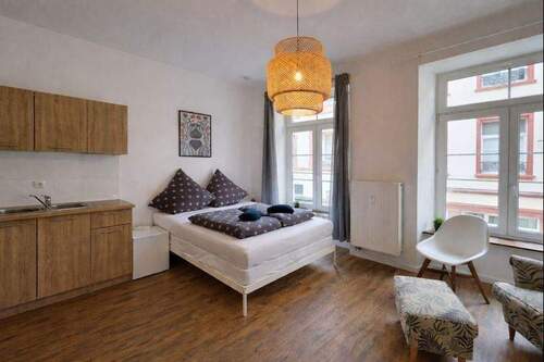 Schlafzimmer 1. OG - 5 Zimmer Mehrfamilienhaus, Wohnhaus zum Kaufen in Koblenz