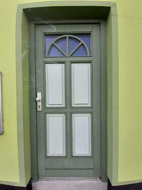 Eingangstür Neue-Tor-Str 8.jpg - 