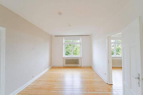 Wohnen 1 - Zwischen Stadt & Ruhe - 3-Zimmer-Altbau mit Balkonidylle
