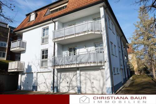 Hausansicht - BEZUGSFREI UND ZENTRAL: 2,5-Zi. DG Balingen