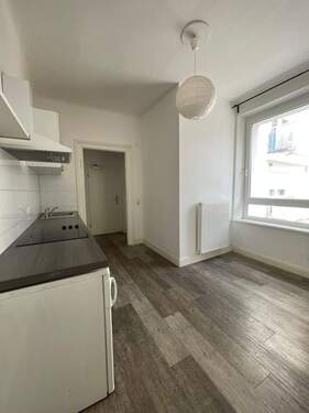 Zimmer 1 - Moderne 2-Zimmer-Wohnung mit Balkon + Einbauküche - sofort beziehbar