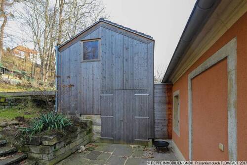 Eingang Holzanbau - 7 Zimmer Einfamilienhaus in Dresden