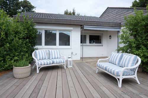 Terrasse zum Garten, Maritim - (KI generiert) - 