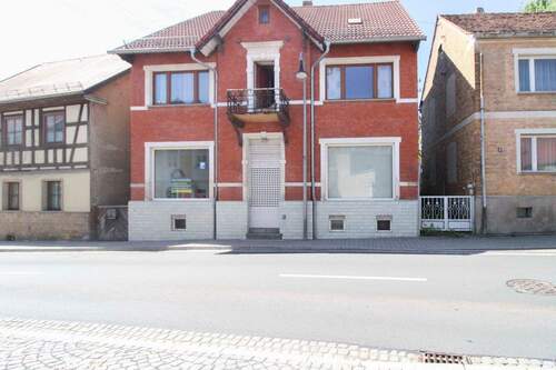 Vorderansicht - 7 Zimmer Einfamilienhaus zum Kaufen in Bad Klosterlausnitz