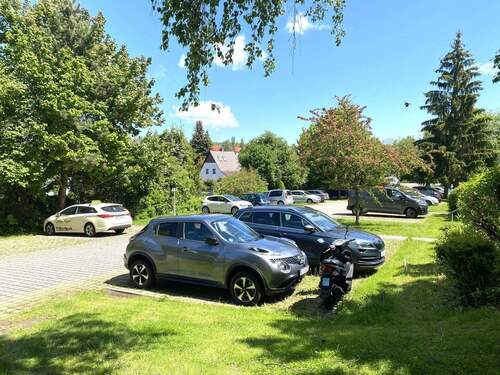PKW-Stellplätze - 3 Zimmer Etagenwohnung in Zwickau