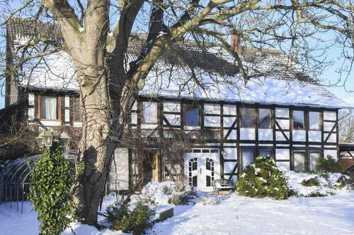 Außenansicht - Fachwerkhaus mit Weideland und Stallungen - ideal für Pferdehaltung in ruhiger Lage von Köchingen