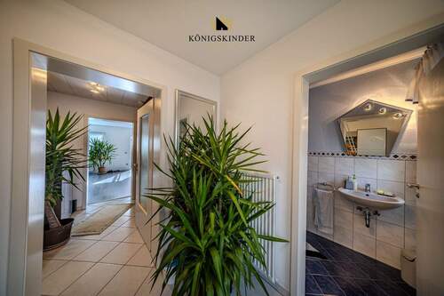 EG. Eingangsbereich - 5 Zimmer Reihenendhaus zum Kaufen in Herbrechtingen